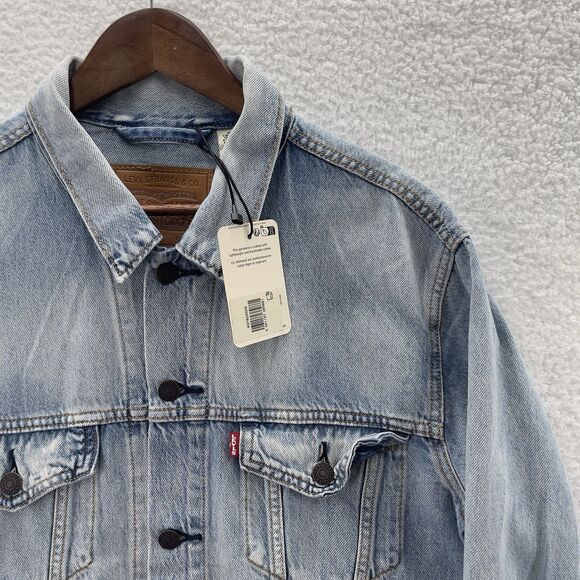 Levi's Premium Relaxed Trucker Denim Jacket Men's Small Blue Light Fade Preppy - Picture 3 of 12